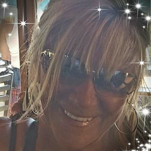 Meet your Posher, Debra